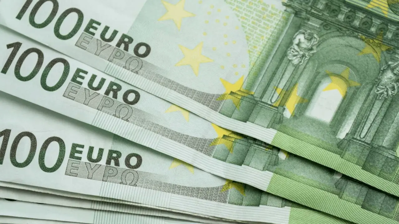 ارتفاع أسعار صرف العملات في الجزائر اليوم يؤثر على الاقتصاد المحلي